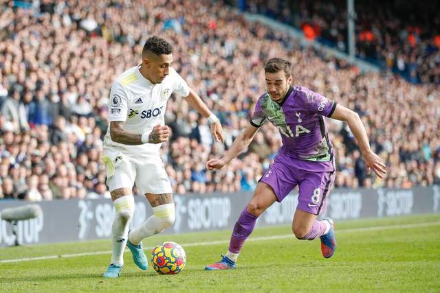 巴神时隔1701天重返意甲 球迷想要球衣巴神脱球裤